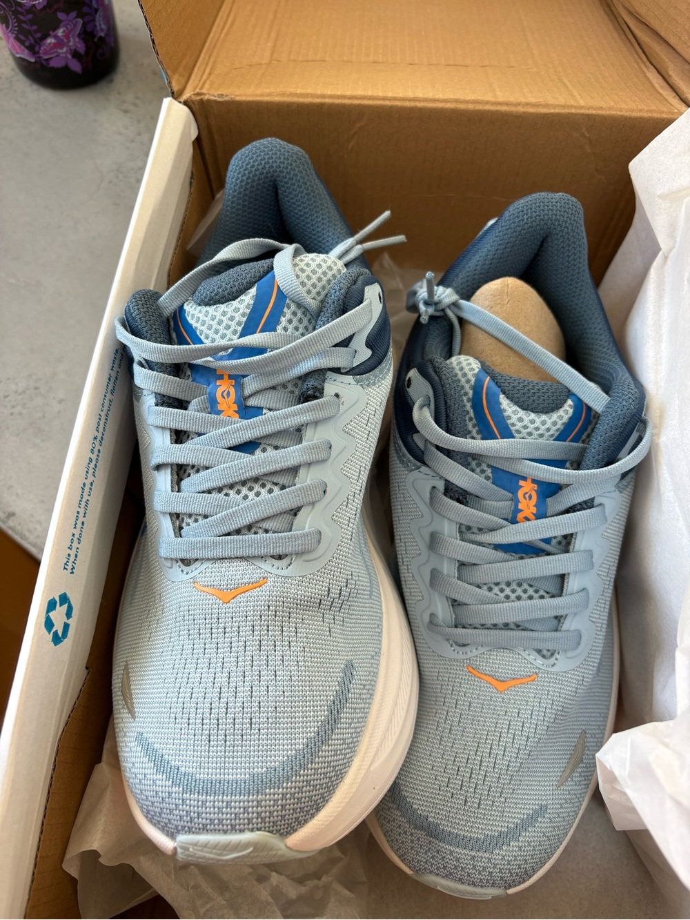 HOKA Bondi 9
Light Blue & Orange Running Shoe - Picture 5 of 7